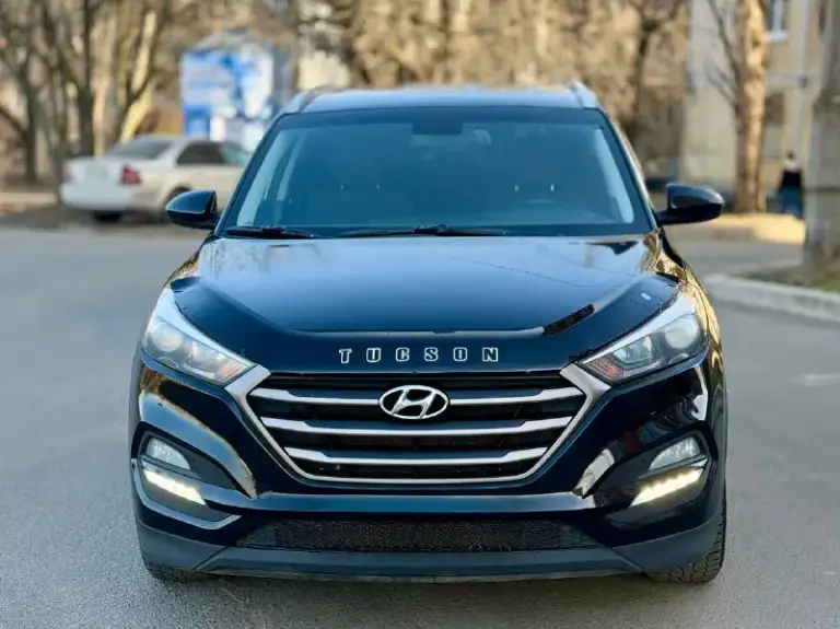Hyundai tucson официал
2018Г бензин 2.0 автомат
Автомобиль весь в заводском окрасе!!!
В хорошем состоянии!
Есть все для комфортного вождения!
Камера заднего вида,
Парктроник,
Подогрев сидений передних и задних,
Подогрев руля,
Монитор андроид,
Мульти руль,
Круиз/контроль,
Климат/контроль,
Авто свет,
Датчик дождя,
И многое другое…
У автомобиля один собственник!!!!
Два ключа!
Диагностическая карта есть!
С документами полный порядок!
Переоформление в мрэо!
Цена 1.890₽
Все вопросы по тел +79494681579 - фотография - 2