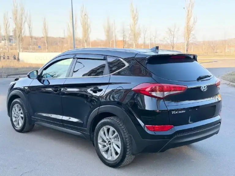 Hyundai tucson официал
2018Г бензин 2.0 автомат
Автомобиль весь в заводском окрасе!!!
В хорошем состоянии!
Есть все для комфортного вождения!
Камера заднего вида,
Парктроник,
Подогрев сидений передних и задних,
Подогрев руля,
Монитор андроид,
Мульти руль,
Круиз/контроль,
Климат/контроль,
Авто свет,
Датчик дождя,
И многое другое…
У автомобиля один собственник!!!!
Два ключа!
Диагностическая карта есть!
С документами полный порядок!
Переоформление в мрэо!
Цена 1.890₽
Все вопросы по тел +79494681579 - фотография - 4