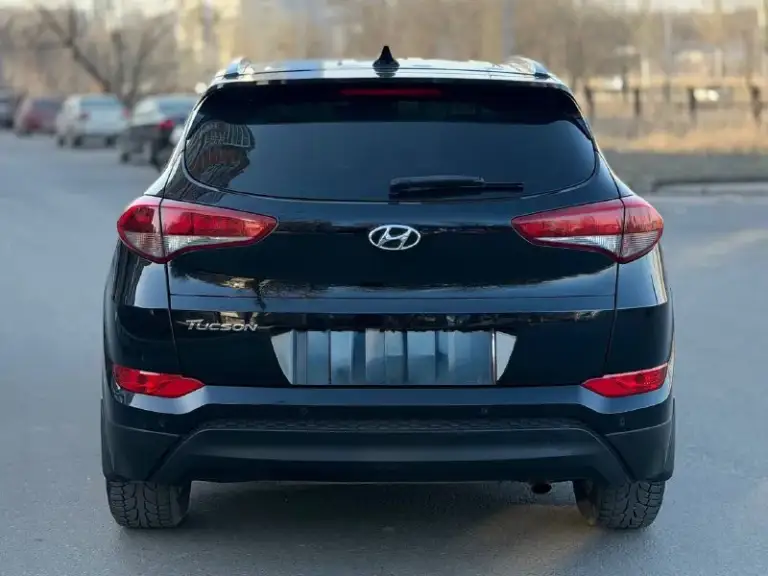 Hyundai tucson официал
2018Г бензин 2.0 автомат
Автомобиль весь в заводском окрасе!!!
В хорошем состоянии!
Есть все для комфортного вождения!
Камера заднего вида,
Парктроник,
Подогрев сидений передних и задних,
Подогрев руля,
Монитор андроид,
Мульти руль,
Круиз/контроль,
Климат/контроль,
Авто свет,
Датчик дождя,
И многое другое…
У автомобиля один собственник!!!!
Два ключа!
Диагностическая карта есть!
С документами полный порядок!
Переоформление в мрэо!
Цена 1.890₽
Все вопросы по тел +79494681579 - фотография - 5