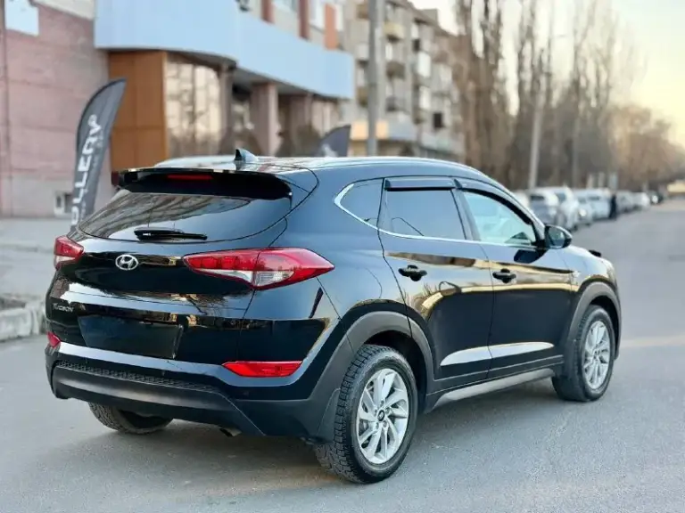 Hyundai tucson официал
2018Г бензин 2.0 автомат
Автомобиль весь в заводском окрасе!!!
В хорошем состоянии!
Есть все для комфортного вождения!
Камера заднего вида,
Парктроник,
Подогрев сидений передних и задних,
Подогрев руля,
Монитор андроид,
Мульти руль,
Круиз/контроль,
Климат/контроль,
Авто свет,
Датчик дождя,
И многое другое…
У автомобиля один собственник!!!!
Два ключа!
Диагностическая карта есть!
С документами полный порядок!
Переоформление в мрэо!
Цена 1.890₽
Все вопросы по тел +79494681579 - фотография - 6