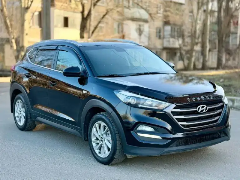 Hyundai tucson официал
2018Г бензин 2.0 автомат
Автомобиль весь в заводском окрасе!!!
В хорошем состоянии!
Есть все для комфортного вождения!
Камера заднего вида,
Парктроник,
Подогрев сидений передних и задних,
Подогрев руля,
Монитор андроид,
Мульти руль,
Круиз/контроль,
Климат/контроль,
Авто свет,
Датчик дождя,
И многое другое…
У автомобиля один собственник!!!!
Два ключа!
Диагностическая карта есть!
С документами полный порядок!
Переоформление в мрэо!
Цена 1.890₽
Все вопросы по тел +79494681579 - фотография - 7