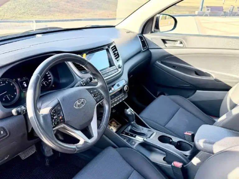 Hyundai tucson официал
2018Г бензин 2.0 автомат
Автомобиль весь в заводском окрасе!!!
В хорошем состоянии!
Есть все для комфортного вождения!
Камера заднего вида,
Парктроник,
Подогрев сидений передних и задних,
Подогрев руля,
Монитор андроид,
Мульти руль,
Круиз/контроль,
Климат/контроль,
Авто свет,
Датчик дождя,
И многое другое…
У автомобиля один собственник!!!!
Два ключа!
Диагностическая карта есть!
С документами полный порядок!
Переоформление в мрэо!
Цена 1.890₽
Все вопросы по тел +79494681579 - фотография - 9
