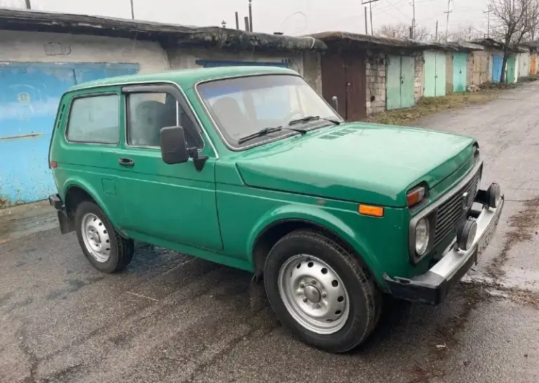 Продается нива 1981 года.
Двигатель 1,6 л.
5-Ти ступенчатая
Газ и бензин
Цена:350.000 торг уместен.
К машине можно приобрести прицеп и багажник.
Номер телефона: +79493731168.
Все вопросы по телефону.
📞 Звоните: +7(949)3731168 - фотография - 5