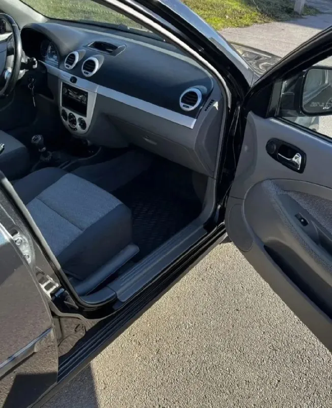 Собственник продам chevrolet лачетти 2011год авто как новая гаражное хранение комплектация полная вложение не нужно абсолютно никаких резина новая кондиционер дует отлично 👍 авто очень красивом цвете. Тел +79496645767
📞 Звоните: +7(949)6645767 - фотография - 7