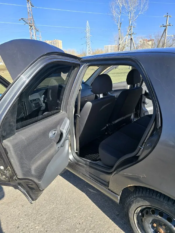 ❗️Продажа от собственника
Fiat albea 2008г. Выпуска
Машина полностью готова к эксплуатации, без срочных вложений
Владею с 2023,отличный, семейный автомобиль за приятную стоимость. Комфортабельность не хуже, чем в крутых иномарках.
Кондиционер, гидроусилитель, электропривод зеркал, два стеклоподъемника, подушки безопасности, все рабочее, обслужено.
Капиталился 60тыс км назад.
Полностью новая ходовка, тормоза, новые шрузы.
Коробка переключает мягко. Движок едет шустро.
Машина не с салона, по кузову есть косяки, все исправляется при большом желании.
Гнилья до дыр - нет.
Днище идеал.
Кузов оцинкован.
Хорошая музыка.
Продажа с магнитолой, колонками, видеорегистратором.
Отдам с машиной 3 летних шины.
Машина сейчас на зимней резине.
Цена 380. Торг быстрым.
+79498029285
Полное переоформление в мрэо.
📲 Tg: @imarturbragin
📞 Звоните: +7(949)8029285 - фотография - 4