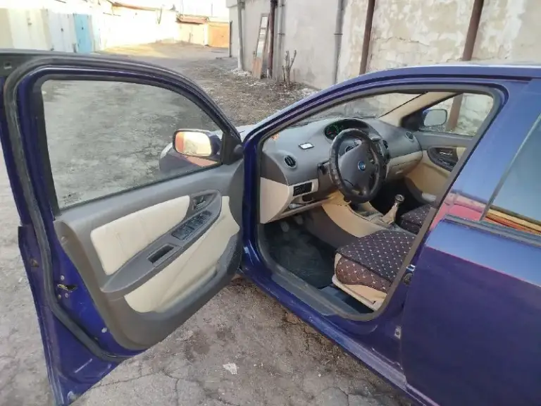 Продаётся geely мк. Двигатель 1.6, который не гнёт клапана.
Коробка - мкпп. Пробег: 50 тысяч км. Не скрученный. В зимний период машина не ездила, хранилась в гараже.
Учёт: российский (180 регион).
Комплектация: гур, кондиционер, 4 стеклоподъёмника, рабочий люк, пороги целые, дно без дыр, задний парктроник, салон бежевый, не прокуренный.
Диагностическая карта есть. Переоформление в мрэо.
Машина от владельца.
Цена: 320 000 с символическим торгом возле капота. Машина находится в донецке.
По вопросам: +7 949 320 54 76
+7 949 320 54 74.
📞 Звоните: +7(949)3205476 - фотография - 6