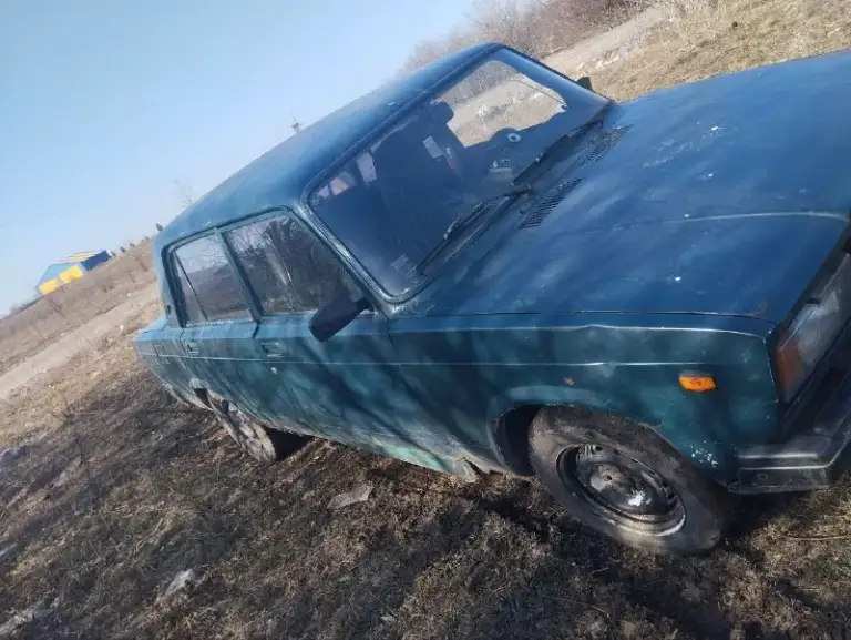 Строчно продам 2107 2005 года на ходу коробка мотор чётко едит каждый день мотор бодрый резина хорошая стоит газ ходовая норм нужно заниматься днищем по документам стоит на 180 учёте цена 50 торг +79495854697
📲 Tg: 𝖗𝖔𝖒𝖆
📞 Звоните: +7(949)5854697 - фотография - 2