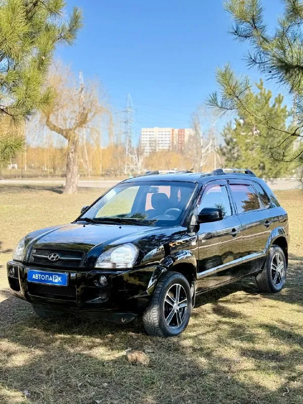 ◼️ Hyundai tucson

💰Цена: 900 000р
🏢Город: мариуполь
📅Год выпуска: 2006
🧾Пробег: 180 526км.
⚙️Двигатель: 2.0
⛽Топливо: бензин/газ
⚙️Кпп: автомат

📞 Телефон:

+7-949-727-41-51
+7-949-551-91-52
+7-989-263-55-56

💾 Описание:

✅ Отличное состояние
✅ Полный привод 4х4
⛽️ Гбо евро-4

➕ Два комплекта резины
Зима/лето на дисках

Надёжный двигатель 2.0 едет хорошо, акпп отлично. Ходовая без посторонних звуков, мягкая. Велюровый салон как новый, гур, полный электропакет, abs, центральный замок, сигнализация, подогрев сидений, кожаный руль, подогрев лобового, климат-контроль холодит шикарно.

Улица шевченко 2️⃣6️⃣9️⃣

➕Автомобиль с пройденным техническим осмотром и готов к переоформлению.

🏦 Возможна продажа в кредит по двум документам. - фотография - 1
