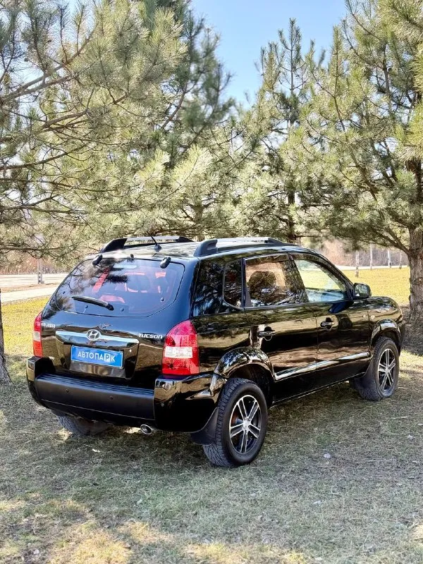 ◼️ Hyundai tucson

💰Цена: 900 000р
🏢Город: мариуполь
📅Год выпуска: 2006
🧾Пробег: 180 526км.
⚙️Двигатель: 2.0
⛽Топливо: бензин/газ
⚙️Кпп: автомат

📞 Телефон:

+7-949-727-41-51
+7-949-551-91-52
+7-989-263-55-56

💾 Описание:

✅ Отличное состояние
✅ Полный привод 4х4
⛽️ Гбо евро-4

➕ Два комплекта резины
Зима/лето на дисках

Надёжный двигатель 2.0 едет хорошо, акпп отлично. Ходовая без посторонних звуков, мягкая. Велюровый салон как новый, гур, полный электропакет, abs, центральный замок, сигнализация, подогрев сидений, кожаный руль, подогрев лобового, климат-контроль холодит шикарно.

Улица шевченко 2️⃣6️⃣9️⃣

➕Автомобиль с пройденным техническим осмотром и готов к переоформлению.

🏦 Возможна продажа в кредит по двум документам. - фотография - 6