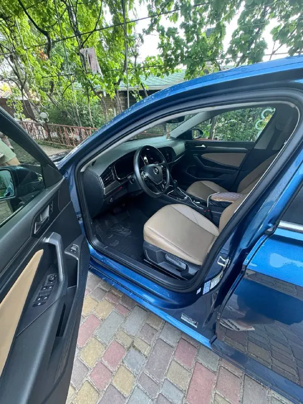 Срочная продажа ‼️
Продам личный автомобиль
Jetta mk 7
2020 Год
Во владение 2 года
Масло меняется каждые 5-6 км
Новые тормозные колодки в круг
Отдам с ней второй комплект дисков с резиной r18
Цена 1.700 и торг
Звоните +7949 714 55 34
📞 Звоните: +7(949)7145534 - фотография - 3