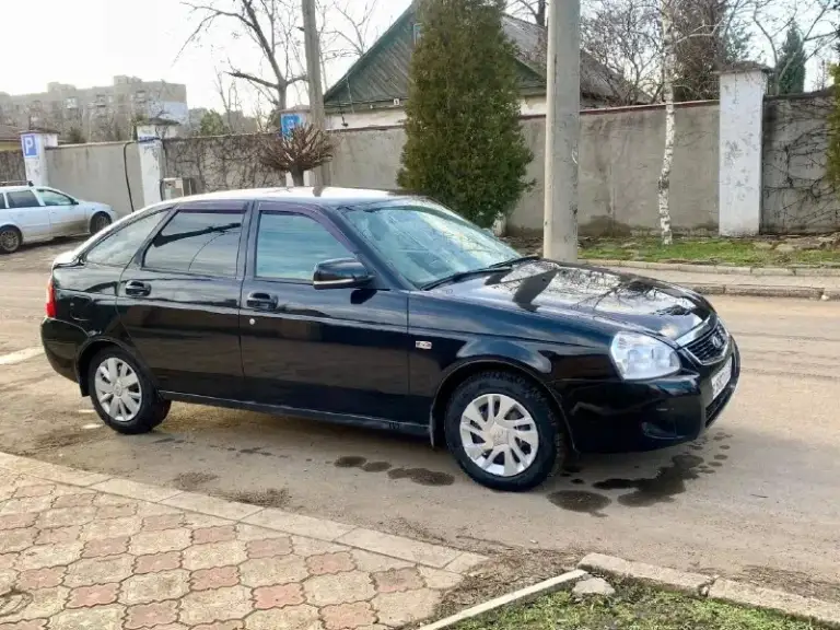 Доброго времени суток. Продам ваз priora 2009г 16кл двигатель работает отлично масло не жрет. Коробка не хрустит не выбивает скорости включаются плавно, ходовая мягкая тихая, за машиной следили и ухаживали, днище целое, стаканы задние, передние целые, низа дверей тоже целые, пробег заводской 178000т км. Комплектация: кондиционер, abs, эур, магнитола usb, aux, подушка безопасности, за авто вообще не стыдно, с документами тоже полный порядок переоформление без проблем, машина без дтп, остекление все заводское, остальные вопросы по телефону +7949-329-65-85 телеграмм тоже на этом номере. Цена 410000т. Р торг у капота осмотр г. Харцызск. Всем добра👍
📞 Звоните: +7(949)3296585 - фотография - 3