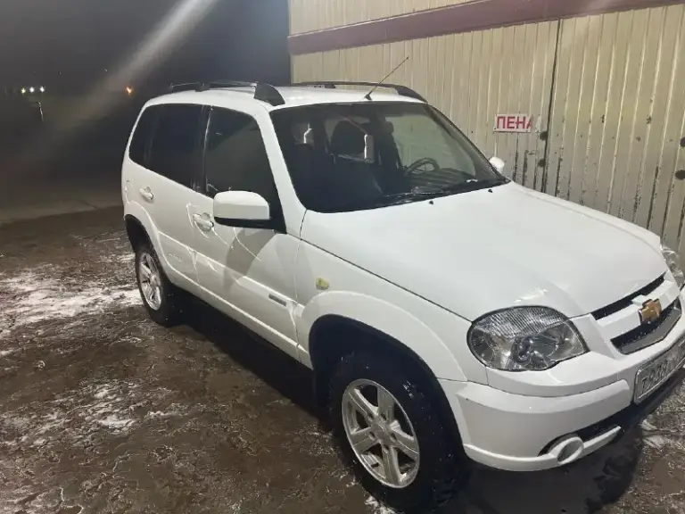 Нива chevrolet 2013 года выпуска. Машина в отличном техническом состоянии! Мосты коробка раздатка работают без каких либо нареканий! Ничего нигде не течет не сопливит! Вся в заводской краске, в дтп не была, стекла все родные! По документам полный порядок, я хозяин, установлен газ вписан, тех осмотр есть! За машину не стыдно! Любые проверки за ваш счет! На смотрины не езжу! Все вопросы по телефону +79591770944! Луганск. Цена 750 тысяч рублей, торг возле капота. Всем добра!
📞 Звоните: +7(959)1770944 - фотография - 2