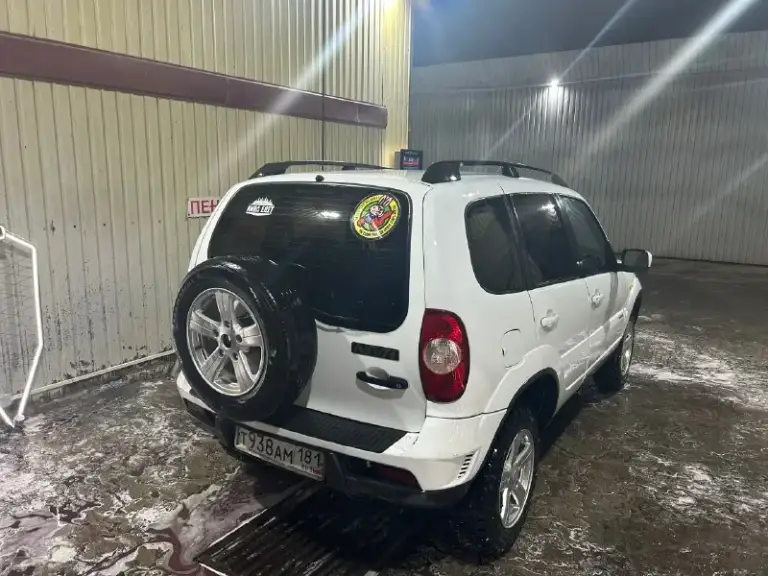 Нива chevrolet 2013 года выпуска. Машина в отличном техническом состоянии! Мосты коробка раздатка работают без каких либо нареканий! Ничего нигде не течет не сопливит! Вся в заводской краске, в дтп не была, стекла все родные! По документам полный порядок, я хозяин, установлен газ вписан, тех осмотр есть! За машину не стыдно! Любые проверки за ваш счет! На смотрины не езжу! Все вопросы по телефону +79591770944! Луганск. Цена 750 тысяч рублей, торг возле капота. Всем добра!
📞 Звоните: +7(959)1770944 - фотография - 3