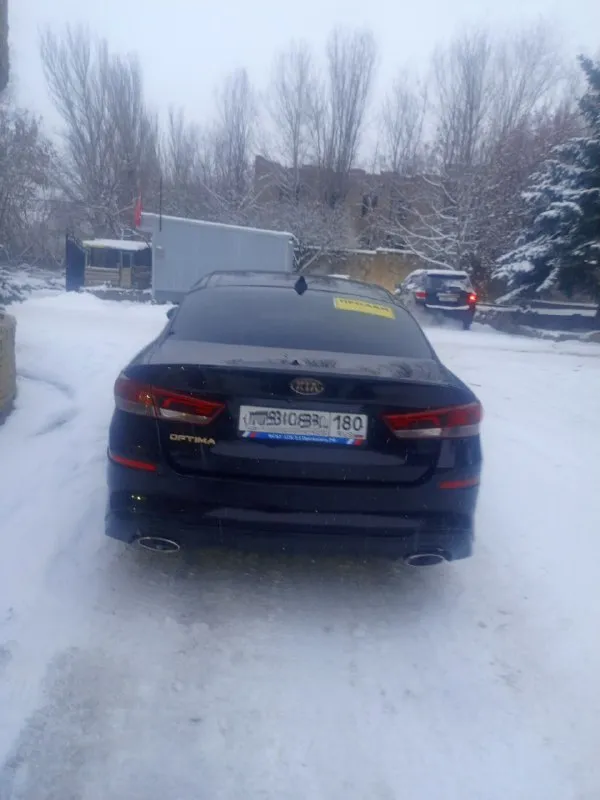 Продам автомобиль kia optima 2019 года.
Машина официальная, не пригон.
Комплектация: gt line
Кожаный салон, электропакет передних сидений, подсветка по контуру, обогрев всех сидений, руля, боковых зеркал, обдув передних сидений, 2-х зонный климат контроль, премиум музыка harman/kardon, датчики слепых зон, давления, дождя и света, auto hold, start/stop, бесключевой доступ, авто затемняющее стекло заднего вида, панорамная крыша, мультимедиа (android auto, apple carplay), камера 360°, авто парковка, круиз контроль.
Заводской обвес gt. Диски r18.
Мотор 2.4, автомат. 157.000 км родного пробега.
Цена: 1.700.000₽ срочно
Тел: +7-949-978-61-00 - фотография - 3