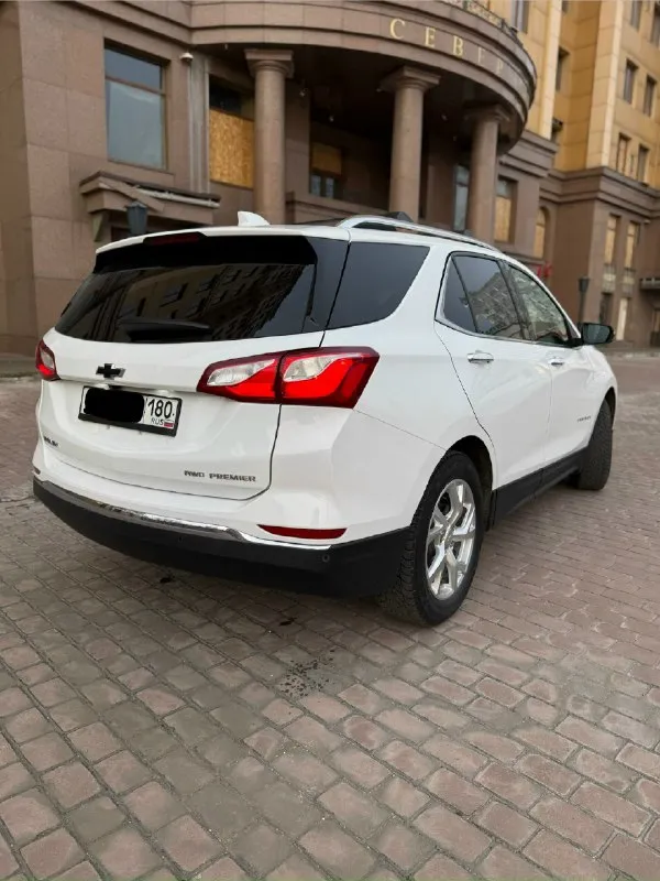 Продам chevrolet эквинокс премьер awd 1.5 2020 г. Пробег 56500км комплектация -безключевой доступ ✅ -старт стоп ✅ -датчик мертвых зон с вибросидением ✅ -камеры 360 с подвижными линиями ✅ -слепые зоны ✅ -электро багажник (с функцией открытие ногой)✅ -электро рeгулировкa пeрeдниx cидений✅ -память сидения и зеркал ✅ -датчик омывайки ✅ -датчик давления в шинах ✅ -подогрев всех сидений - фотография - 2