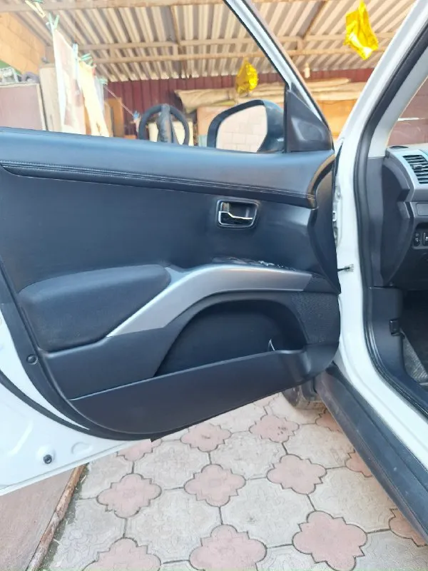 Mitsubishi outlander xl 2012 год двигатель 2.0л (150л. С. ) коробка cvt(вариатор) подключаемый полный привод, блокировка дифференциала, abs, анти занос пробег 162000км покупался в 2012 году в донецке в автосалоне, я один хозяин автомобиль в отличном состоянии, без дтп, в родном окрасе комплектация: климат-контроль, подогрев сидений, подогрев зеркал, лобового стекла, заднего стекла, usb, bluetooth, hands free (громкая связь) цена: 1700000руб авто находится в амвросиевке, могу приехать в донецк +7(949) 339-16-49 телеграм +7(977) 014-63-42
📞 Звоните: +7(949)3391649 - фотография - 6