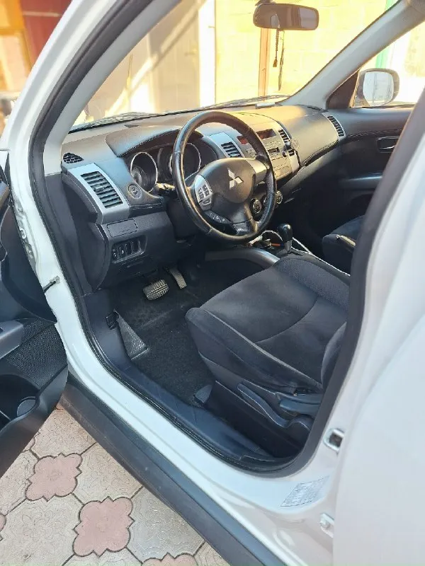 Mitsubishi outlander xl 2012 год двигатель 2.0л (150л. С. ) коробка cvt(вариатор) подключаемый полный привод, блокировка дифференциала, abs, анти занос пробег 162000км покупался в 2012 году в донецке в автосалоне, я один хозяин автомобиль в отличном состоянии, без дтп, в родном окрасе комплектация: климат-контроль, подогрев сидений, подогрев зеркал, лобового стекла, заднего стекла, usb, bluetooth, hands free (громкая связь) цена: 1700000руб авто находится в амвросиевке, могу приехать в донецк +7(949) 339-16-49 телеграм +7(977) 014-63-42
📞 Звоните: +7(949)3391649 - фотография - 7