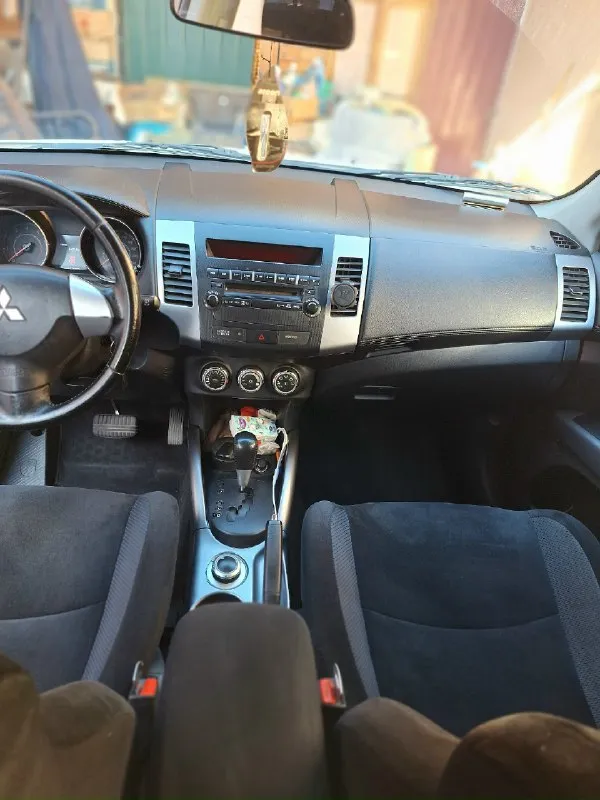 Mitsubishi outlander xl 2012 год двигатель 2.0л (150л. С. ) коробка cvt(вариатор) подключаемый полный привод, блокировка дифференциала, abs, анти занос пробег 162000км покупался в 2012 году в донецке в автосалоне, я один хозяин автомобиль в отличном состоянии, без дтп, в родном окрасе комплектация: климат-контроль, подогрев сидений, подогрев зеркал, лобового стекла, заднего стекла, usb, bluetooth, hands free (громкая связь) цена: 1700000руб авто находится в амвросиевке, могу приехать в донецк +7(949) 339-16-49 телеграм +7(977) 014-63-42
📞 Звоните: +7(949)3391649 - фотография - 8