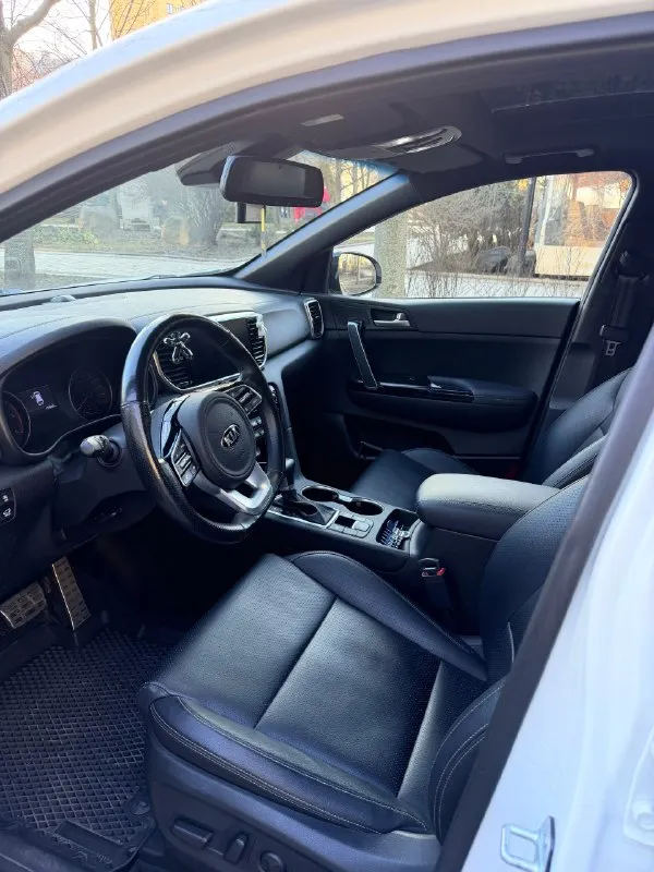 Продам kia sportage 2019
Привод передний, 2.0 на 184 л. С. , 8 а/т, весь кузов в родной краске, без подкрасов и дтп.
Пригнан из кореи.
Пробег 101 тыс. Км
Своевременное обслуживание, в техническом плане вопросов нет.
Adblue работает, проблем никаких нет. Не отшивал, так как не вижу смысла трогать рабочие элементы.
Комплектация signature (самая полная для этой модели за исключением музыки jbl и камер 360)
Машина 2 года во владении, ездит супруга.
Цена 2.65 млн. Рублей (торг имеется)
Два комплекта колес.
Осмотр донецк
+79493004309
📞 Звоните: +7(949)3004309 - фотография - 9