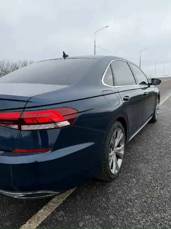 ‼️‼️Продам срочно‼️‼️✅ марка: volkswagen passat b8 ✅год: 2021 ✅мотор: 2.0 turbo ✅коробка:акпп автомобиль в новом состоянии, по технической части нет никаких нареканий, все обслужено и вложений не требует, мотор и коробка работают без каких либо проблем. ✅ комплектация: по комплектации: кожаный салон, полный эл. Стеклопакет, эл. Регулирвка зеркал и подогрев, двухзонный климат контроль с подогревом сидений, отличная мультимедиа с камерой заднего вида и carplay, парктроники, бесключевой доступ, бортовой компьютер, мультируль, эл. Регулировка сидений, люк, датчики света, дождя, удержание полосы движения и тд. ✅цена : 2.450.000 рублей, торг🔥 ✅все интересующиеся вопросы задавайте лучше по номеру телефона, все расскажу по автомобилю! Любые проверки без проблем! ✅автомобиль находится в г. Комсомольское старобешевский р-н +7 (949) 500-87-07
📞 Звоните: +7(949)5008707 - фотография - 3