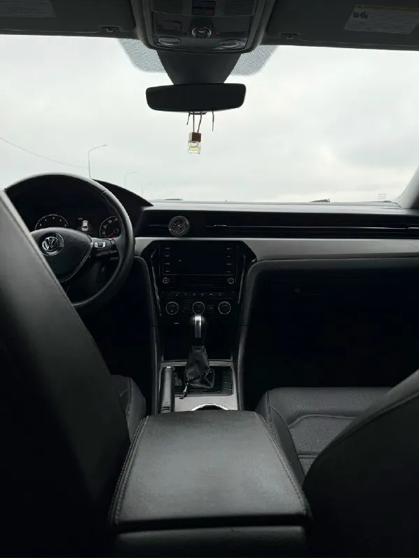 ‼️‼️Продам срочно‼️‼️✅ марка: volkswagen passat b8 ✅год: 2021 ✅мотор: 2.0 turbo ✅коробка:акпп автомобиль в новом состоянии, по технической части нет никаких нареканий, все обслужено и вложений не требует, мотор и коробка работают без каких либо проблем. ✅ комплектация: по комплектации: кожаный салон, полный эл. Стеклопакет, эл. Регулирвка зеркал и подогрев, двухзонный климат контроль с подогревом сидений, отличная мультимедиа с камерой заднего вида и carplay, парктроники, бесключевой доступ, бортовой компьютер, мультируль, эл. Регулировка сидений, люк, датчики света, дождя, удержание полосы движения и тд. ✅цена : 2.450.000 рублей, торг🔥 ✅все интересующиеся вопросы задавайте лучше по номеру телефона, все расскажу по автомобилю! Любые проверки без проблем! ✅автомобиль находится в г. Комсомольское старобешевский р-н +7 (949) 500-87-07
📞 Звоните: +7(949)5008707 - фотография - 5