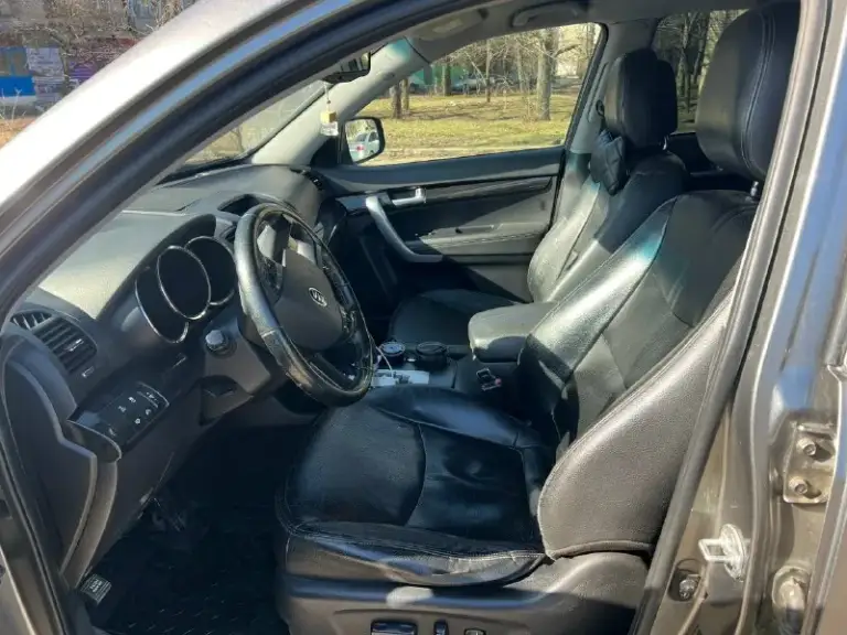 Срочно !!! Продам kia соренто 2009г 2.4л! Полный привод! Машина моя, не перекуп! Вложил много денег! Цена 1.150 000 все вопросы по телефону +79491042900
📞 Звоните: +7(949)1042900 - фотография - 7