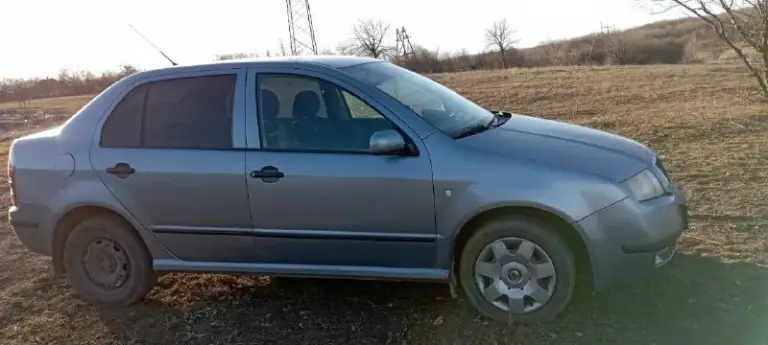 Продам skoda fabia 2003 года. Двигатель 1.2 газ/бензин, мкпп (5-и ступка). Пробег 272 000 км. Автомобиль в хорошем состоянии, не гнилой, полтора года назад проводились работы по сварке днища, были заменены пороги. Комплектация: передние электро-стеклоподъёмники, гур, подогрев заднего стекла, качественная музыка(магнитола с монитором, aux, usb, bluetooth) приятный расход топлива, дешевле только на велосипеде. Запретов, ограничений и штрафов по машине нет. Продажа с переоформлением в мрэо, я владелец (+7 949 356 87 84 - александр) осмотр в макеевке/донецке. Цена : 375 000 руб. (торг)
📞 Звоните: +7(949)3568784 - фотография - 2