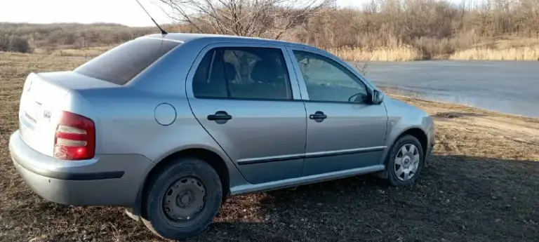 Продам skoda fabia 2003 года. Двигатель 1.2 газ/бензин, мкпп (5-и ступка). Пробег 272 000 км. Автомобиль в хорошем состоянии, не гнилой, полтора года назад проводились работы по сварке днища, были заменены пороги. Комплектация: передние электро-стеклоподъёмники, гур, подогрев заднего стекла, качественная музыка(магнитола с монитором, aux, usb, bluetooth) приятный расход топлива, дешевле только на велосипеде. Запретов, ограничений и штрафов по машине нет. Продажа с переоформлением в мрэо, я владелец (+7 949 356 87 84 - александр) осмотр в макеевке/донецке. Цена : 375 000 руб. (торг)
📞 Звоните: +7(949)3568784 - фотография - 6