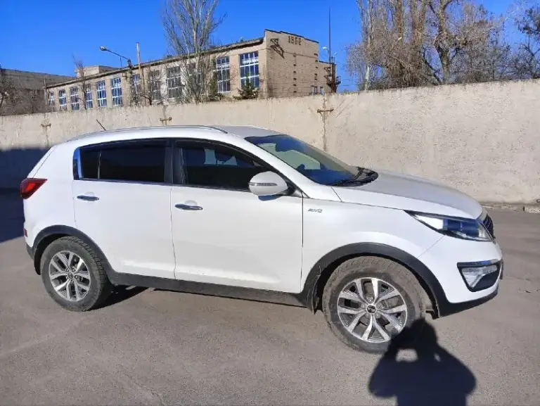 В продаже kia sportage 2015 awd, то есть полный привод 2.0 бензин g4na, мотор уже заменен(новый был установлен, причина замены известная, задиры) пробег 156 тысяч км. Ошибок нет, ходовая обслужена, полный привод работает, по кузову ровная. Цена ниже рынка 1.330 тысяч рублей(стоимость в среднем от 1.5 с таким пробегом) продажа от собственника! Срочно! Машина в кредите, при покупателе сразу закрывают вопрос. Торг минимальный. По всем интересующим вопросам по телефону +79493417939 владимир.
📞 Звоните: +7(949)3417939 - фотография - 2