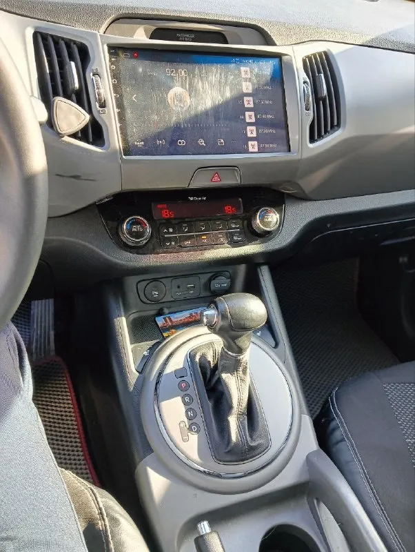 В продаже kia sportage 2015 awd, то есть полный привод 2.0 бензин g4na, мотор уже заменен(новый был установлен, причина замены известная, задиры) пробег 156 тысяч км. Ошибок нет, ходовая обслужена, полный привод работает, по кузову ровная. Цена ниже рынка 1.330 тысяч рублей(стоимость в среднем от 1.5 с таким пробегом) продажа от собственника! Срочно! Машина в кредите, при покупателе сразу закрывают вопрос. Торг минимальный. По всем интересующим вопросам по телефону +79493417939 владимир.
📞 Звоните: +7(949)3417939 - фотография - 5