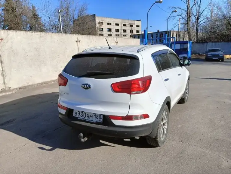 В продаже kia sportage 2015 awd, то есть полный привод 2.0 бензин g4na, мотор уже заменен(новый был установлен, причина замены известная, задиры) пробег 156 тысяч км. Ошибок нет, ходовая обслужена, полный привод работает, по кузову ровная. Цена ниже рынка 1.330 тысяч рублей(стоимость в среднем от 1.5 с таким пробегом) продажа от собственника! Срочно! Машина в кредите, при покупателе сразу закрывают вопрос. Торг минимальный. По всем интересующим вопросам по телефону +79493417939 владимир.
📞 Звоните: +7(949)3417939 - фотография - 7
