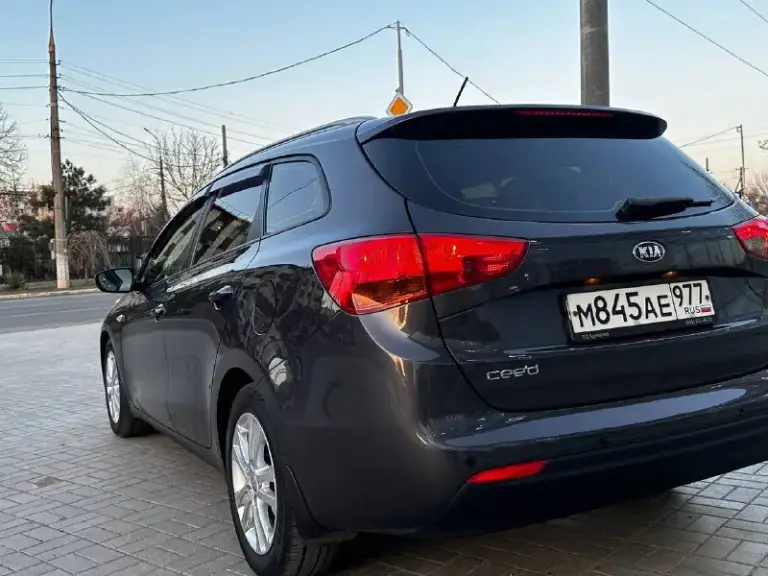 Продам кию сид в идиальнейшем состоянии автомобиль без дтп 1000 процентов имеет два косметических окраса были царапины авто очень бережно експлуатировали все менялось вовремя по регламенту любые проверки толшеномером краски любые автоексперты самая максимальная комплектация што может быть двигатель ходовая коробка все как новое работает идеально доп вопросы по телефону видео с толшеномером по запросу осмотр г мариуполь цена 1.180 тел +7938-155-90-40 +7949-499-888-7 - фотография - 7