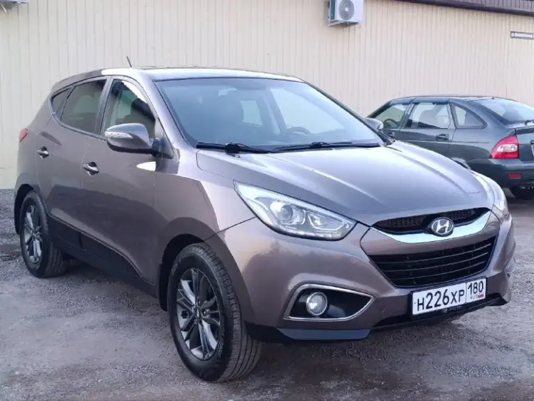 ☑️Hyundai ix35 рестайлинг☑️
В шикарном состоянии!
✅Полный привод 4 wd
✅Без дтп!
✅Год выпуска 2014
✅Мотор 2.0
✅Бензиновый (атмосферный)
✅Коробка механика 6 ступка
✅Пробег 215 тыс. Км.
✅Автотека зелёная
✅Двигатель работает превосходно без постороннего шума! (и на холодную и на горячую)
✅Дневные ходовые огни
✅2 Ключа
✅Сигнализация
✅Режим eco
✅Разъемы под aux usb
✅Разъем 12v
✅Камера заднего вида
✅Литые диски r17

🔥В подарок новому владельцу🔥 ✅полный бак топлива
✅Донецк. Стоимость 1.395.000₽🔥
Тел. +7949-50-800-60 - фотография - 1