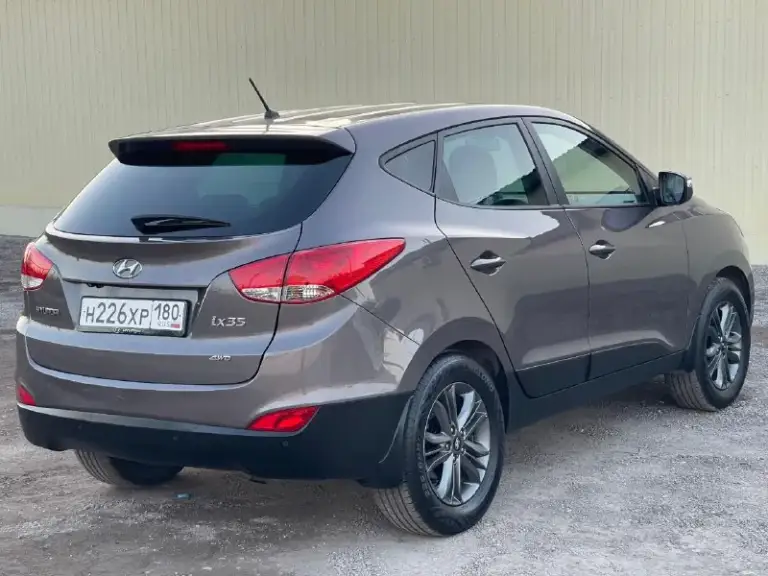 ☑️Hyundai ix35 рестайлинг☑️
В шикарном состоянии!
✅Полный привод 4 wd
✅Без дтп!
✅Год выпуска 2014
✅Мотор 2.0
✅Бензиновый (атмосферный)
✅Коробка механика 6 ступка
✅Пробег 215 тыс. Км.
✅Автотека зелёная
✅Двигатель работает превосходно без постороннего шума! (и на холодную и на горячую)
✅Дневные ходовые огни
✅2 Ключа
✅Сигнализация
✅Режим eco
✅Разъемы под aux usb
✅Разъем 12v
✅Камера заднего вида
✅Литые диски r17

🔥В подарок новому владельцу🔥 ✅полный бак топлива
✅Донецк. Стоимость 1.395.000₽🔥
Тел. +7949-50-800-60 - фотография - 3