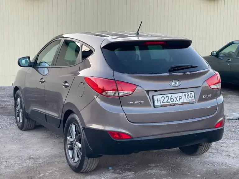 ☑️Hyundai ix35 рестайлинг☑️
В шикарном состоянии!
✅Полный привод 4 wd
✅Без дтп!
✅Год выпуска 2014
✅Мотор 2.0
✅Бензиновый (атмосферный)
✅Коробка механика 6 ступка
✅Пробег 215 тыс. Км.
✅Автотека зелёная
✅Двигатель работает превосходно без постороннего шума! (и на холодную и на горячую)
✅Дневные ходовые огни
✅2 Ключа
✅Сигнализация
✅Режим eco
✅Разъемы под aux usb
✅Разъем 12v
✅Камера заднего вида
✅Литые диски r17

🔥В подарок новому владельцу🔥 ✅полный бак топлива
✅Донецк. Стоимость 1.395.000₽🔥
Тел. +7949-50-800-60 - фотография - 4