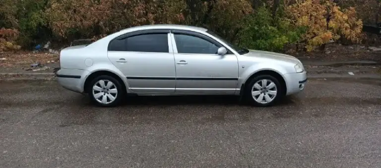 Продам skoda суперб ( skoda superb) 2005 года в хорошем состоянии. Двигатель 1.9 работает отлично, недавно делалась голова. По технике всё отлично, каждый день на ходу на большие расстояния, поэтому автомобиль всегда обслужен. По машине много чего менял. По кузову гнили нет, кузов целый, капот не в цвет, было небольшое дтп, подробнее по телефону расскажу. Салон в хорошем состоянии, климат работает во всех режимах, 4 эсп, гур, абс, подогревы сидений. Я хозяин, по документам порядок, оформление без проблем. Находится в луганске.
Цена 670 000р
+7(959)106-57-72
📞 Звоните: +7(959)1065772 - фотография - 3