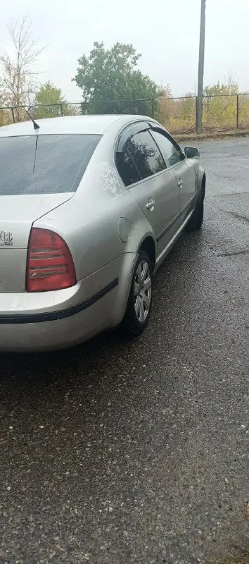 Продам skoda суперб ( skoda superb) 2005 года в хорошем состоянии. Двигатель 1.9 работает отлично, недавно делалась голова. По технике всё отлично, каждый день на ходу на большие расстояния, поэтому автомобиль всегда обслужен. По машине много чего менял. По кузову гнили нет, кузов целый, капот не в цвет, было небольшое дтп, подробнее по телефону расскажу. Салон в хорошем состоянии, климат работает во всех режимах, 4 эсп, гур, абс, подогревы сидений. Я хозяин, по документам порядок, оформление без проблем. Находится в луганске.
Цена 670 000р
+7(959)106-57-72
📞 Звоните: +7(959)1065772 - фотография - 4
