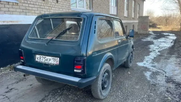 Продается lada niva
2009 Г. В.
1.7 Инжектор
Автомобиль в хорошем техническом состоянии, использовался в личных целях.
Ходовка обслужена, ничего не гремит, не стучит.
Двигатель работает ровно не троит, масло не ест, под капотом все сухо. За машиной следил, и обслуживал своевременно.
По кузову как на фото, ничего критичного нету
Чистый и ухоженный салон,
Гур
А так же не мало важно стоит хорошая музыка, с усилителем.
У машины 6 владельцев, я собственник(не перекуп).
Кристаллически чистые документы
Пробег 97.500км

Цена 370.000₽
Телефон +79785180572 - фотография - 4