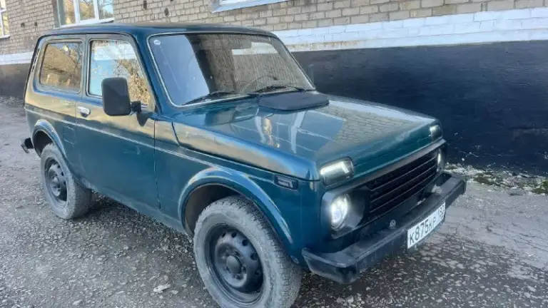 Продается lada niva
2009 Г. В.
1.7 Инжектор
Автомобиль в хорошем техническом состоянии, использовался в личных целях.
Ходовка обслужена, ничего не гремит, не стучит.
Двигатель работает ровно не троит, масло не ест, под капотом все сухо. За машиной следил, и обслуживал своевременно.
По кузову как на фото, ничего критичного нету
Чистый и ухоженный салон,
Гур
А так же не мало важно стоит хорошая музыка, с усилителем.
У машины 6 владельцев, я собственник(не перекуп).
Кристаллически чистые документы
Пробег 97.500км

Цена 370.000₽
Телефон +79785180572 - фотография - 5