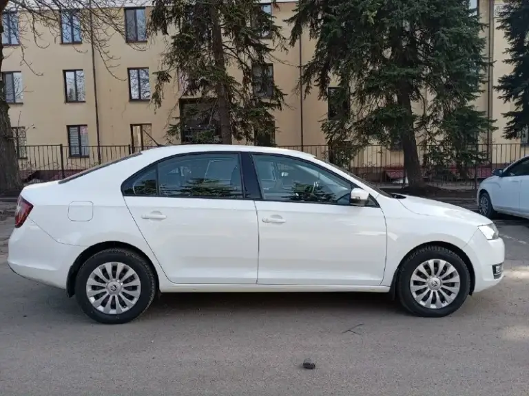Продам skoda рапид 2018 двигатель 1.6 110 лошадей два комплекта ризины новай пробег 163350 каждый день ежу на роботу пробег будет другим любые проверки есть блокнот где записывал что делал по машини отдам новому владельцу чтобы понимал когда проходить т. О сейчас не чего делать не нужно замену масла делал 1000 км назад я хозяин кто ищет машину для себя этот самый оптимальный вариант причина продажи ишю машину красовер цена авто 1350000 торг подробнее расскажу по телефону машина достойная новый владелец не пожалеет тел +7949 899 36 27 макеевка
📞 Звоните: +7(949)8993627 - фотография - 3