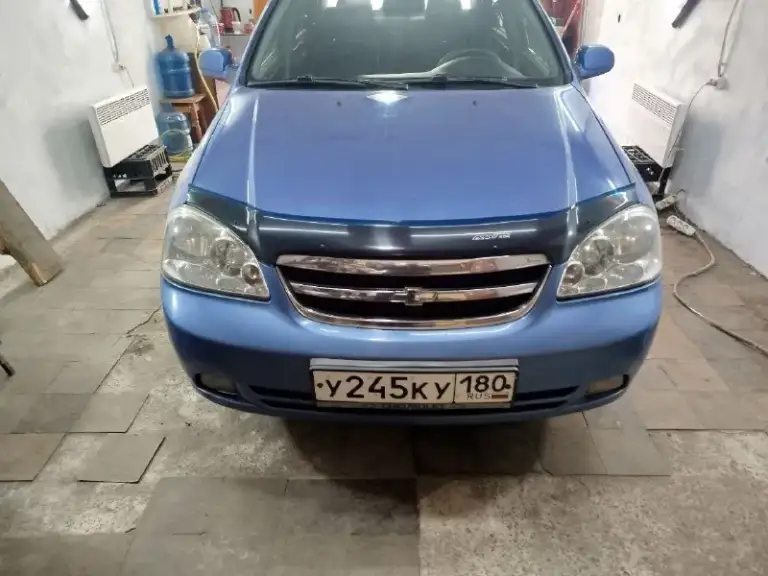 Продам лачетти 1.8 газ вписан lda. 2008 год пробег 311 тыс. Машина в отличном состоянии. Все стекла родные включая лабовое. Без дтп. Были окрасы чисто касметика. За машиной следили, все расходники менялись вовремя. Двигатель, кпп в отличном состоянии. Ходовая перебиралась прошлой осенью. Грм заменён летом прошлого года. 2 комп резина зима- на 15 штампах, лето на литых дисках. Кондиционер заправлен, холодит идеально. В салоне чехлы в хорошем состоянии, чисто аккуратно, в салоне никто не курил, не пил. Пробег реальный, не скрученный в основном по трассе. Вложений автомобиль не требует абсолютно никаких. Масло в двс, антифриз, тормозная жидкость, жидкость гур заменено недавно. Торг небольшой уместен при осмотре. Продажа от собственника, владею с 2012 года цена 600 тыс тел +79493242734 - фотография - 1