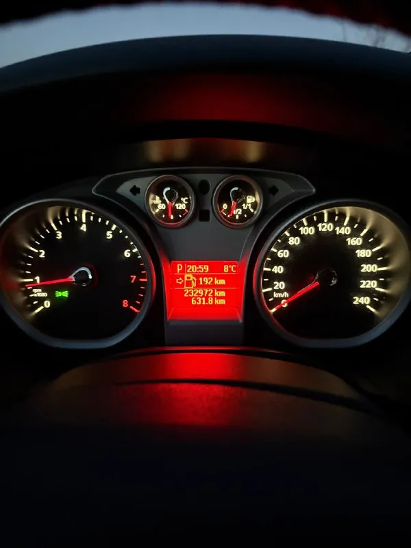 🚘Продам- ford focus 2010г 1.6,автомат, 💡4 стеклоподъёмника, обогрев лобовых, электро регулировка зеркал, подогрев сидений, кондиционер, все работает, ходовая сбитая без посторонних стуков, салон ухоженный, стоит контрактный двигатель пробег 80т. Км в птс вписан,
Стоит новый акб, новая зимняя резина.
❗По косякам-заменить левый ступичный подшипник, трещина на лобовом, посмотреть с 1 на 2 передачу иногда пинает, нет времени заниматься.
Осмотр г. Докучаевск
Продажа по дкп
Тел:+79493191682 звонить с 11-18
Цена:689.000т. Р торг
📞 Звоните: +7(949)3191682 - фотография - 1