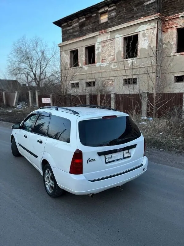 Продам ford фокус 1.2000 год выпуска.
Машина на уверенном ходу много чего сделано. Стоит хорошая музыка оригинал ford играет приятно. Два комплекта резины. Двигатель сделан, работает ровно, коробка переключаться мягко, ходовая перебрана сел и поехал. Два комплекта ковриков, стоят сиденья с mitsubishi очень удобные. Есть косяки по лкп машина не новая 2000 х год. Ноги не выпадают с этим все в порядке.
Цена 245 т
+79494317436
📞 Звоните: +7(949)4317436 - фотография - 1