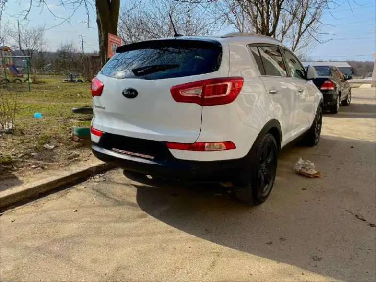 🚘Марка: kia sportage
⚙️Двигатель: 2.0 л awd
⛽️Вид топлива: бензин
📅Год выпуска: 2011
💴Цена: 1.300.000 ₽
🗺Пробег: 179.000 км
📦Кпп: автомат
📝Описание:
• Панорамная крыша
• Кнопка star-stop
• Кондиционер
• 4 Эл. Стекло подъёмники
• Усилитель руля
• Электро регулировки зеркал
• Подогревы сидений
• Мультимедия usb, aux, bluetooth
• Сенсорный монитор
• Камера заднего вида
• Мультируль
📍•Город мариуполь, донецк
📱Номер телефона: +7-949-476-84-45
+7-949-306-15-30
📲 Tg: @tyman988
📞 +7(949)4768445
📲 Tg: @da83robot
📞 Звоните: +7(949)4768445 - фотография - 3