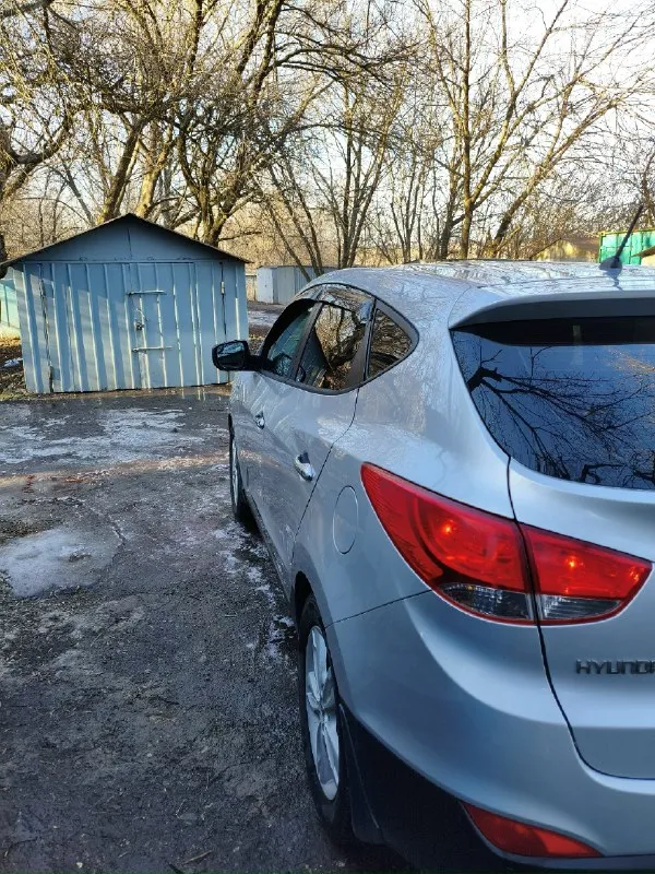 Автор: продам hyundai ix 35.2010г. В куплен в2011году 2.0 мех кпп состояние хорошее, пробег180т, км. Двигатель только после кап ремонта 4тыс км(менялось всё)блок гилзовался (до декабря на гарантии) новая помпа, ролики, ремень, свечи, две катушки, сцепление, сделана ревизия стартера и генератора, новый радиатор печки, кондиционер заправлен новая резина, новый аккумулятор, ходовка летом перебералась. Двухсторонняя сигнализация два комплекта ключей цена 1 миллион50тыс, руб!торг! Осмотр донецк пролетарский район щетинина+79493749326.. !!!наш телеграм канал [ бесплатное размещение за репост!!! Правила сообщества [ мы в мах [ [
📞 Звоните: +7(949)3749326 - фотография - 5