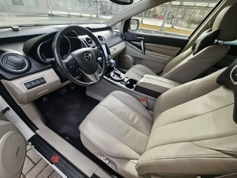 Mazda cx-7
2010Г рестайл
2,3 Бензин
186Т км
Полный привод.
Авто в хорошем состоянии.
Без дтп, 2 косметических окраса(до 250микрон)
Стекла и железо вкруг родные!
/Коробка/электрика/кондиционер все работает без нюансов!
Комплектация максимальная, кроме люка - безключевой доступ, климат контроль, круиз контроль, музыка bose, электросиденья с памятью и подогревом, камера заднего вида, парктроник перед/зад  и др.
900Т руб
9495213411
📞 Звоните: +7(949)5213411 - фотография - 6