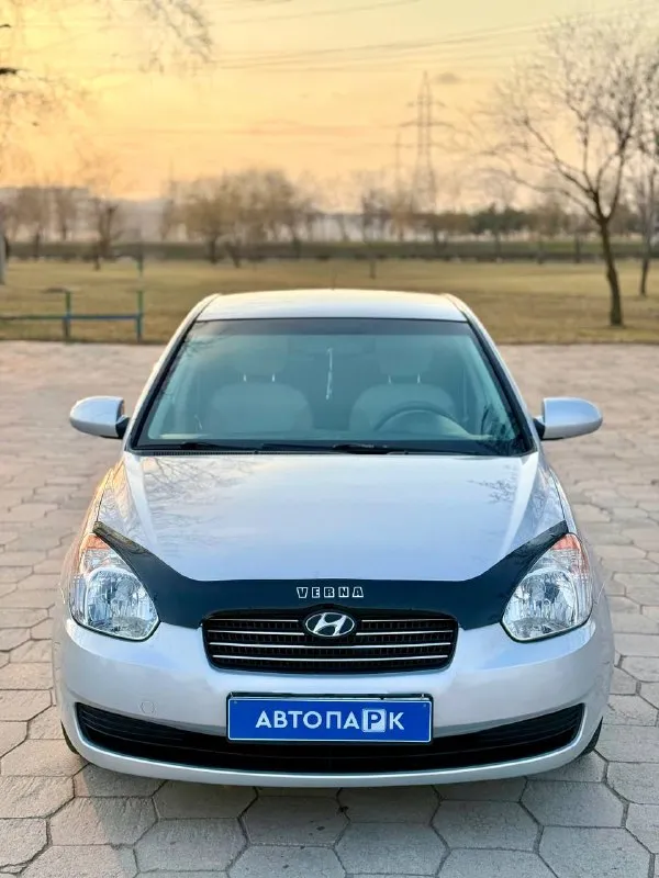 🇰🇵 Hyundai verna

💰Цена: 580 000р
🏢Город: мариуполь
📅Год выпуска: 2006
🧾Пробег: 147 633км.
⚙️Двигатель: 1.4
⛽Топливо: бензин
⚙️Кпп: механика

📞 Телефон:

+7-949-727-41-51
+7-949-551-91-52
+7-989-263-55-56

💾 Описание:

Легендарный седан будет идеальным выбором для тех кто ищет надежный автомобиль.

✅ Преимущественно родная
Краска, кузов без коррозии
✅ Оригинальный пробег
✅ Техническая часть на 5+

Хорошая комплектация:
Кондиционер, электро пакет, литые диски на хорошей резине.

➕Автомобиль с пройденным техническим осмотром и готов к переоформлению.

Улица шевченко 2️⃣6️⃣9️⃣

🏦 Возможна продажа в кредит по двум документам. - фотография - 2