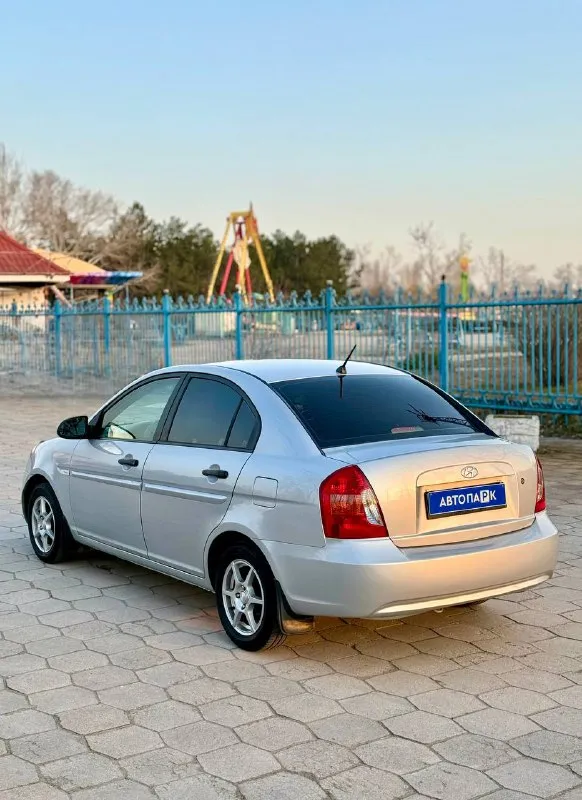 🇰🇵 Hyundai verna

💰Цена: 580 000р
🏢Город: мариуполь
📅Год выпуска: 2006
🧾Пробег: 147 633км.
⚙️Двигатель: 1.4
⛽Топливо: бензин
⚙️Кпп: механика

📞 Телефон:

+7-949-727-41-51
+7-949-551-91-52
+7-989-263-55-56

💾 Описание:

Легендарный седан будет идеальным выбором для тех кто ищет надежный автомобиль.

✅ Преимущественно родная
Краска, кузов без коррозии
✅ Оригинальный пробег
✅ Техническая часть на 5+

Хорошая комплектация:
Кондиционер, электро пакет, литые диски на хорошей резине.

➕Автомобиль с пройденным техническим осмотром и готов к переоформлению.

Улица шевченко 2️⃣6️⃣9️⃣

🏦 Возможна продажа в кредит по двум документам. - фотография - 4