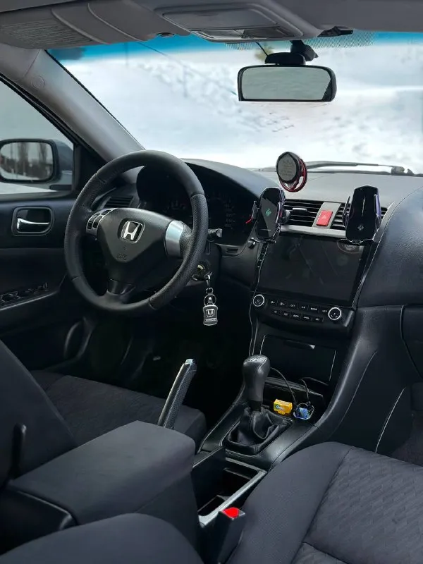 В продаже honda accord vll поколения, 2.0 л, мт. Технически обслужен, цепь заменена - 10.03.25. Двигатель тянет отлично, масла / фильтра новые. Отреставрирована рулевая рейка, перетряхнута ходовая часть (передок новый включая рычаги) новые тормозные диски с колодками вкл ручник.

Автотека зелёная, в дтп не участвовал. Днище и пороги целые, заводские. Ржавчины и гнили нет. Установлено сенсорное управление климатом с дисплея (либо штатно, т. Е клавишами) динамики фирмы hertz’s, 6 шт. Оптика переупакована, свет достойный, стоят bi led линзы. Резина : r16 / r18.

Техосмотр пройден, авто готово к оформлению. Цена : 700,000 рублей. Обмен не рассматриваю. Территориально находится в г макеевка (центр) контакты : +7(949)077-65-85, +7(950)710-27-27 если не дозвонились, напишите в лс, перезвоню. - фотография - 10