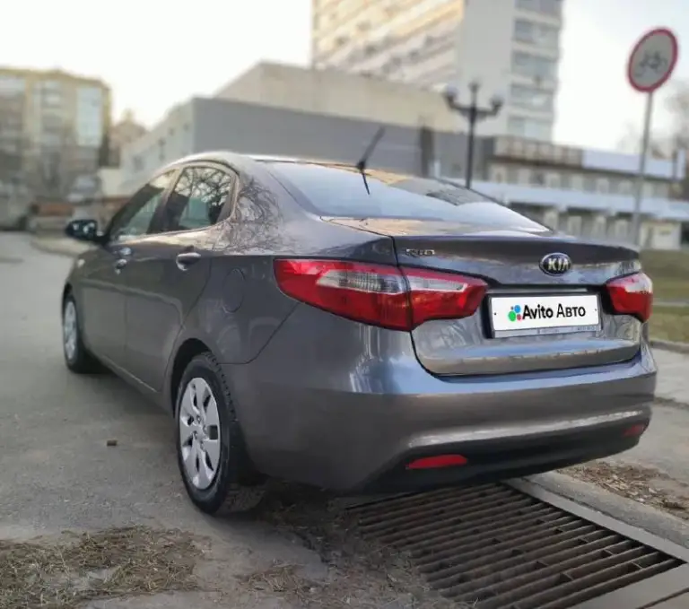 Продам
Кia rio 1.6 ат 2014,модельный ряд 2015.
По факту 1 собственник.
51000 Подтвержденный пробег. Полностью в родной краске!очень хорошее состояние салона. Все то проводились по регламенту, сейчас делать ничего не нужно. Техосмотр пройден недавно. Хорошая новая зимняя резина. Практически максимальная комплектация: сигнализация stariine с автозапуском, 3 ключа, гур, 4 эсп, электрорегулировка зеркал, кондиционер, подогрев сидений, руля, лобового, передние и задние дисковые тормоза, мощный 1,6 мотор, автомат!расход топлива 8.8/5.2, функция eco режим. Надежный качественный автомобиль, который прослужит вам долгие годы! Гаражное хранение!по мелочи есть притертости. Реальному покупателю торг. Автоподбор, любые проверки без проблем.
Честный хозяйский автомобиль.
Могу присутствовать при переоформлением в мрэо.
Место осмотра донецк центр
1 285 000 Торг
+7(949)3578224
📲 Tg: @annet_325
📞 Звоните: +7(949)3578224 - фотография - 4